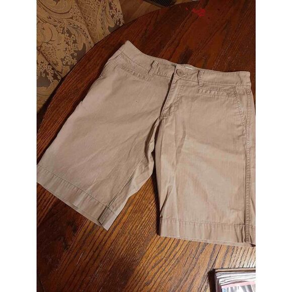 Size 6 Old Navy Khaki Tan Cotton Shorts Summer 2007 - Picture 1 of 3